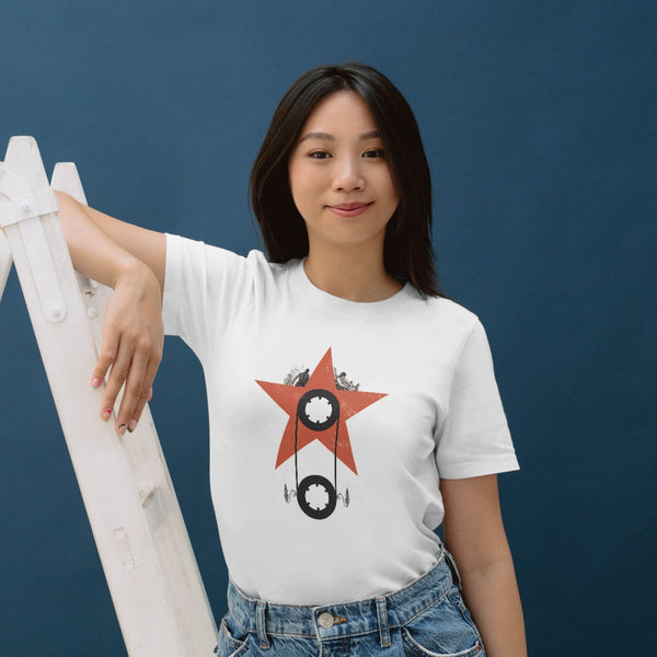 Altın Akışlı Dudak Baskılı Tişört – Pop-Art Tarzı Cesur Unisex Moda Tişörtü