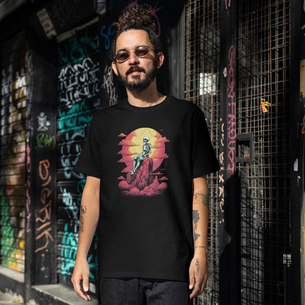 Gün Batımında Oturan İskelet Tişört – Alternatif Sanat Tarzı Oversize Siyah T-shirt