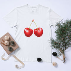 Kiraz Baskılı Unisex Beyaz Tişört – Minimal Meyve Tasarımı