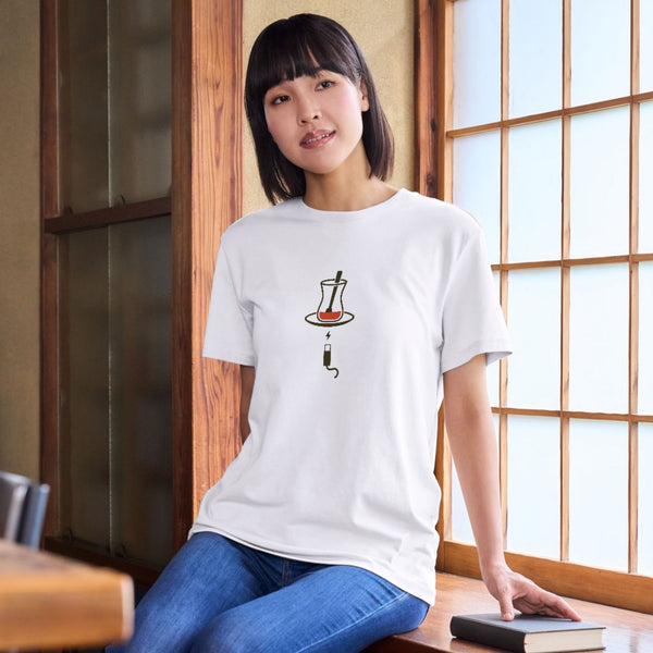 Şarj Olan Çay Eşofmanı – Minimalist Mizahi Tasarım Unisex Beyaz Eşofman